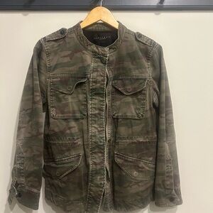 Vintage Women’s Sanctuary Camo fitted jacket